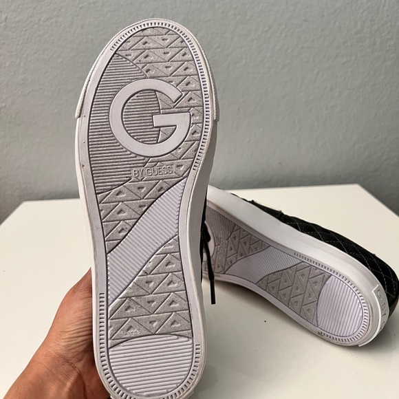 GUESS Women's Loven Gray Sneaker - Picture 9 of 11